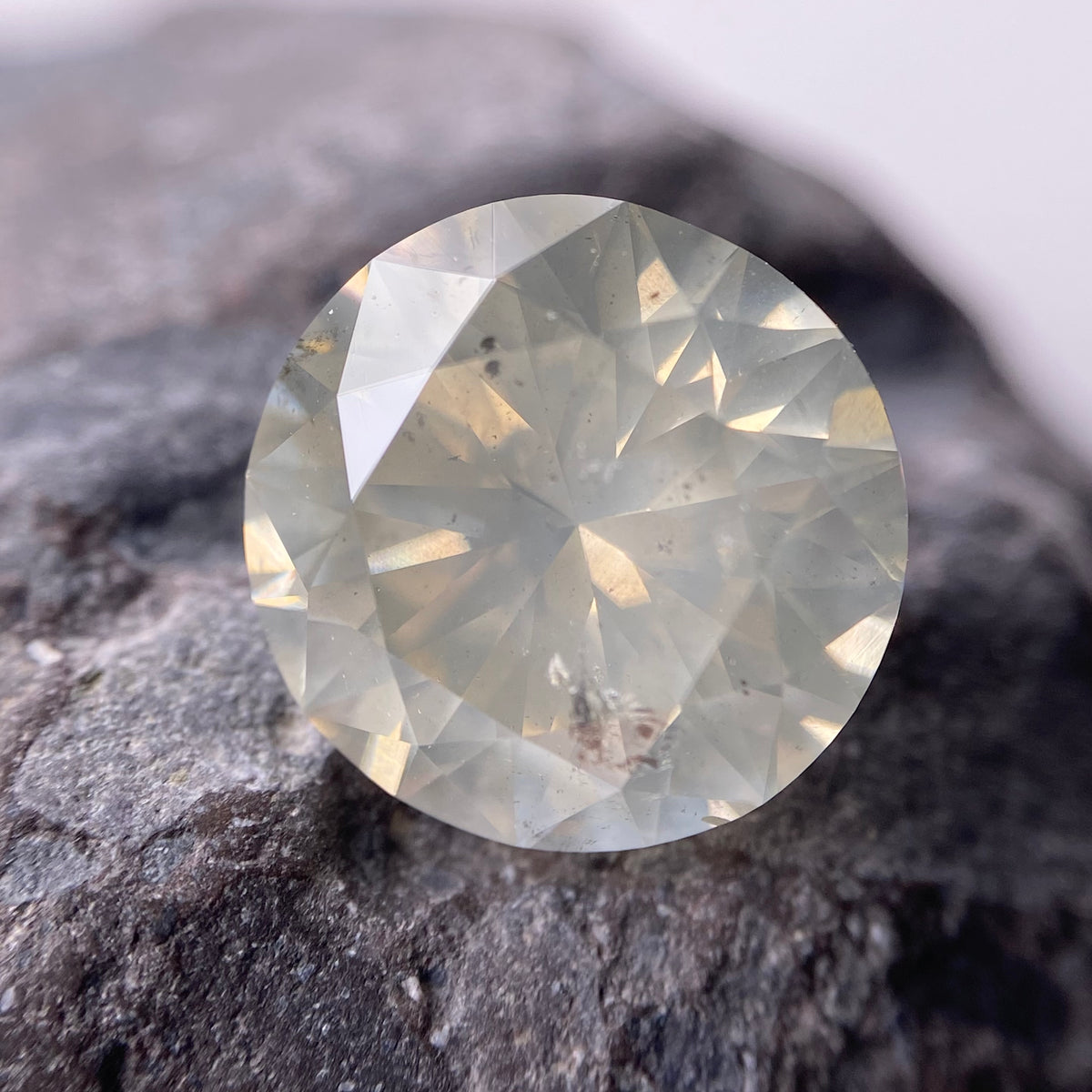 Milky Grey Salt and Pepper Round Diamond 4.02ct 9.91x9.69x6.42mm