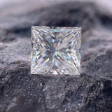 GIA Certified 1.01ct SI2-E Princess Brilliant Cut 5.90x5.64x3.98mm RR3304
